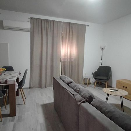 Laura Apartamento Koromačno Exterior foto