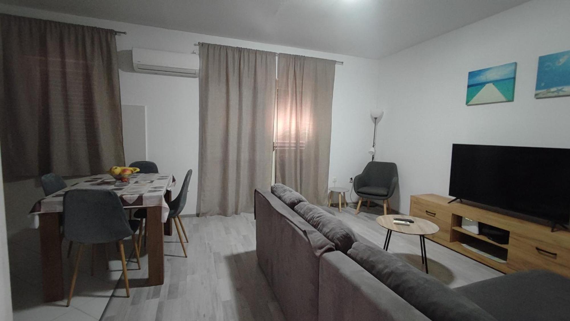 Laura Apartamento Koromačno Exterior foto